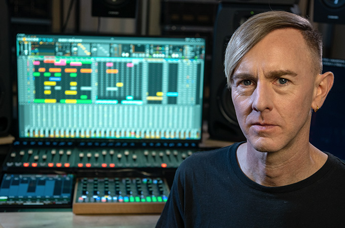  KRAN DONOSI BUKING KOJI JE ODUŠEVIO CELU REJV SCENU SRBIJE – STIŽE RICHIE HAWTIN!