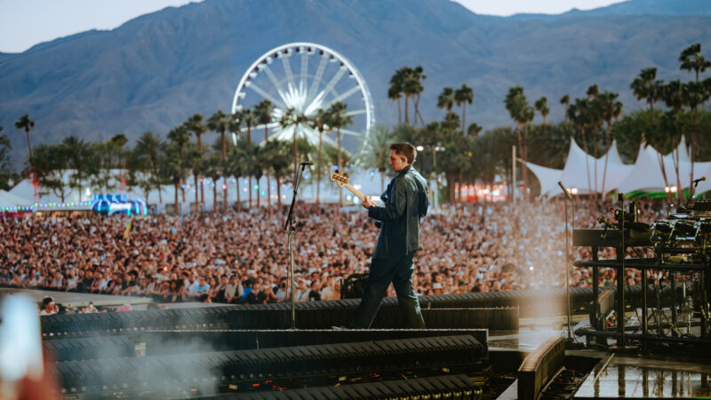  Rejverka tvrdi da ju je dron udario u glavu na festivalu Coachella, a organizatori festivala nude kompenzaciju!