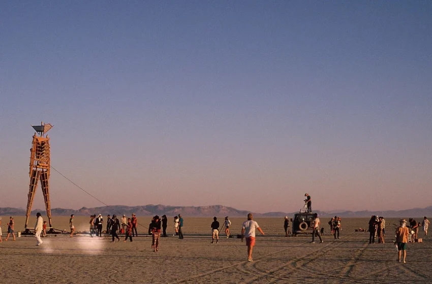  HBO je objavio trejler za novu dokumentarnu seriju o Burning Man festivalu pod nazivom The Man Will Burn!